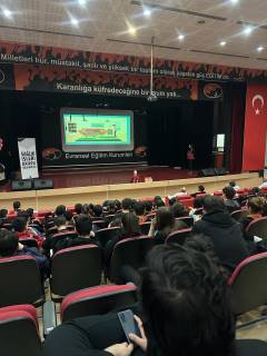 Evrensel Kolej